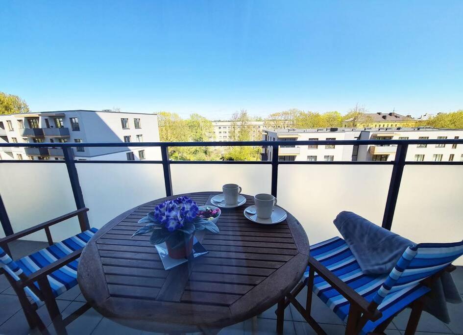 Stylish Apartment With Parking & Spacious Balcony Rīga Exterior foto