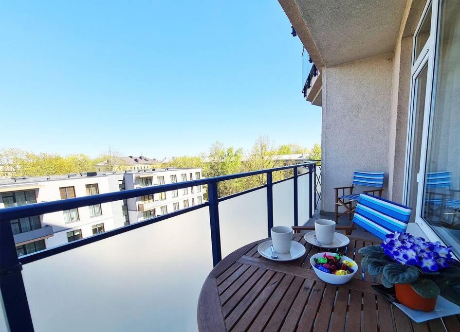 Stylish Apartment With Parking & Spacious Balcony Rīga Exterior foto
